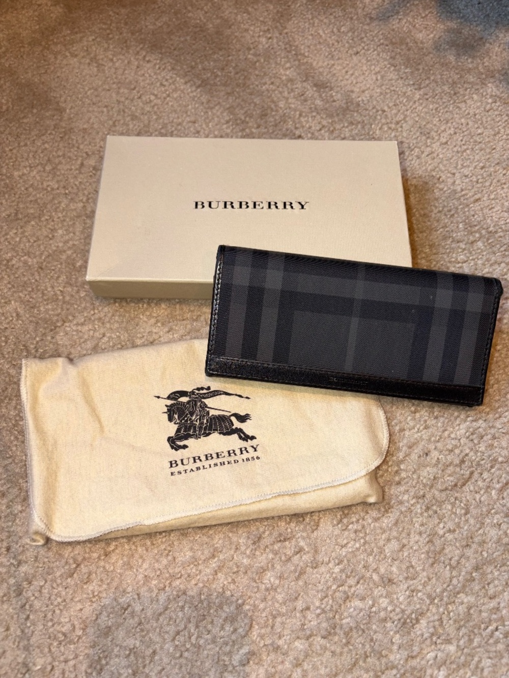 Burberry leather wallet black check design